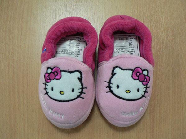Photo of character licensed slippers